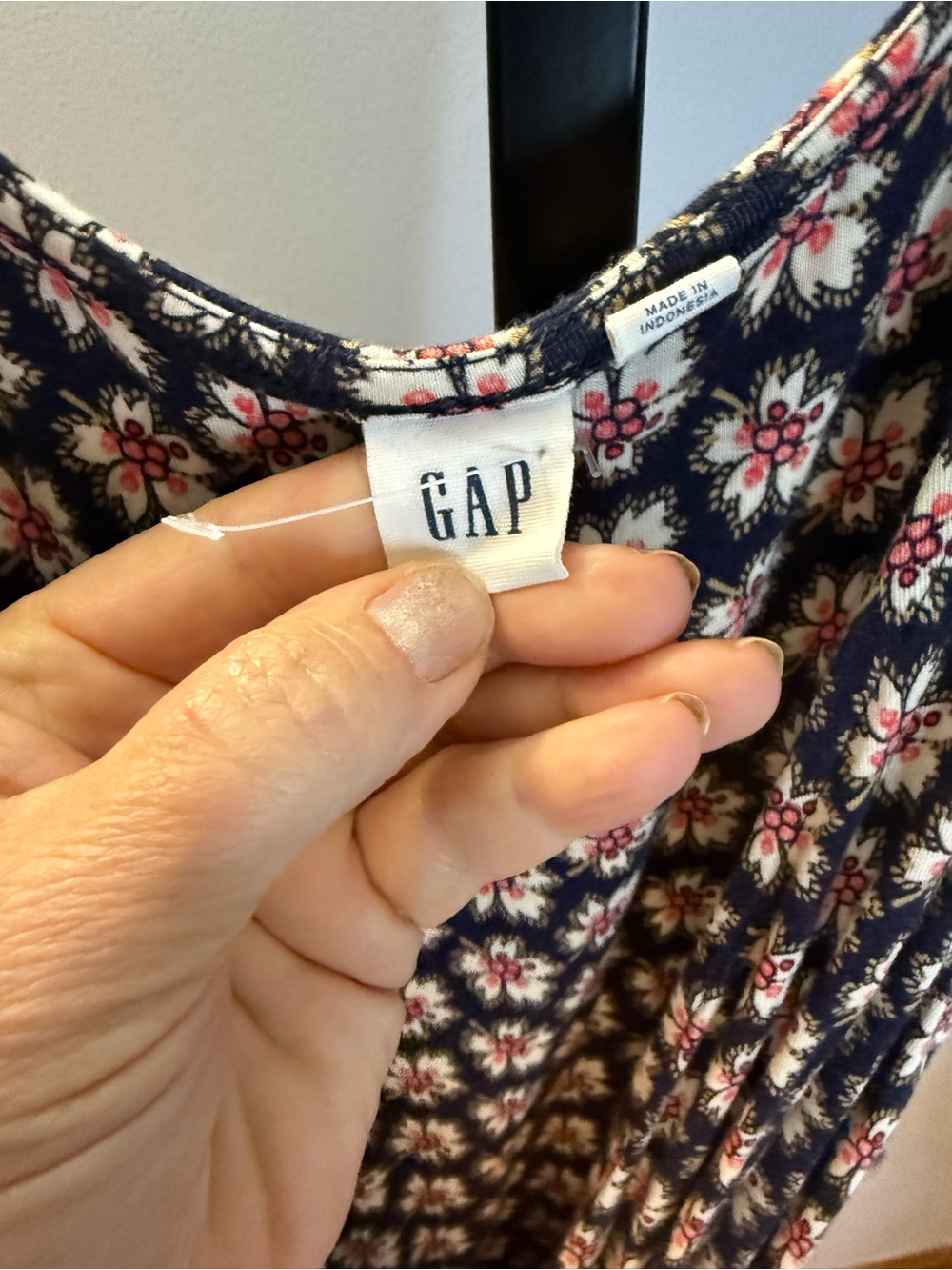GAP Navy Dress with Pink and White Floral Print - Picture 2 of 4